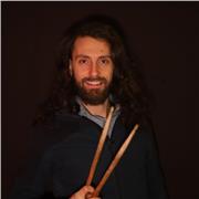 Lezioni base e avanzate di percussioni e batteria, e non solo.
Faremo emergere il potere del batterista che è in te!